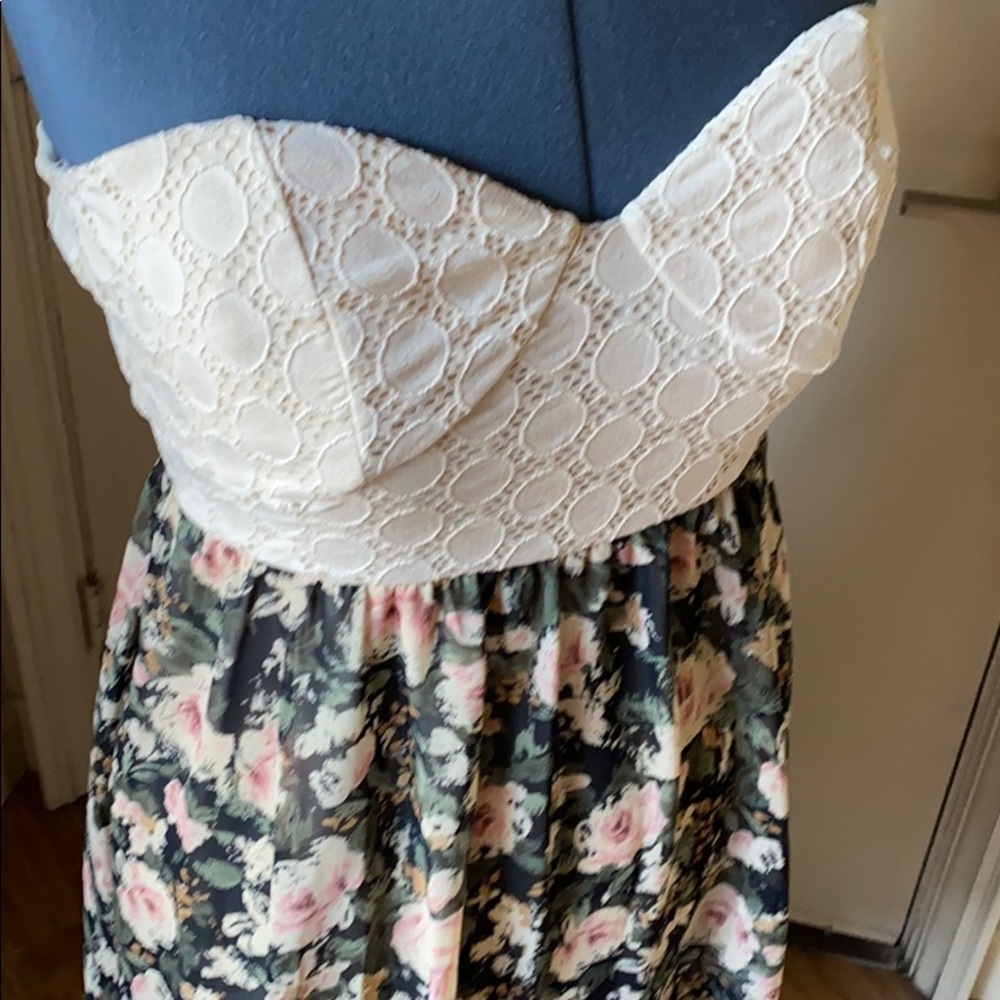 High-Low Dress - Picture 3 of 6